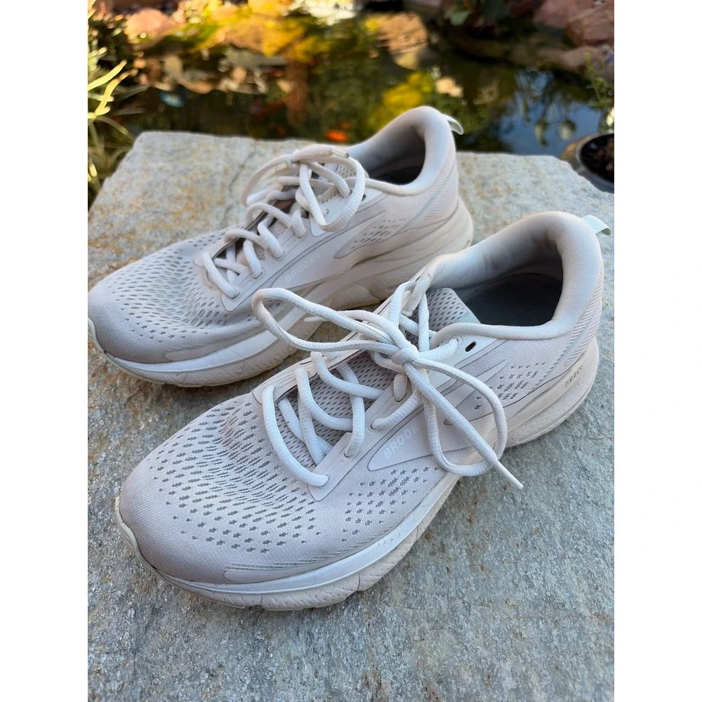 Brooks Trace 3 Womens Running Shoes Beige Sand 1204011B270 Neutral Sneakers 8.5